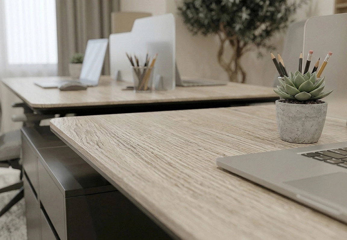 b&agrave;n nh&acirc;n vi&ecirc;n mc61e