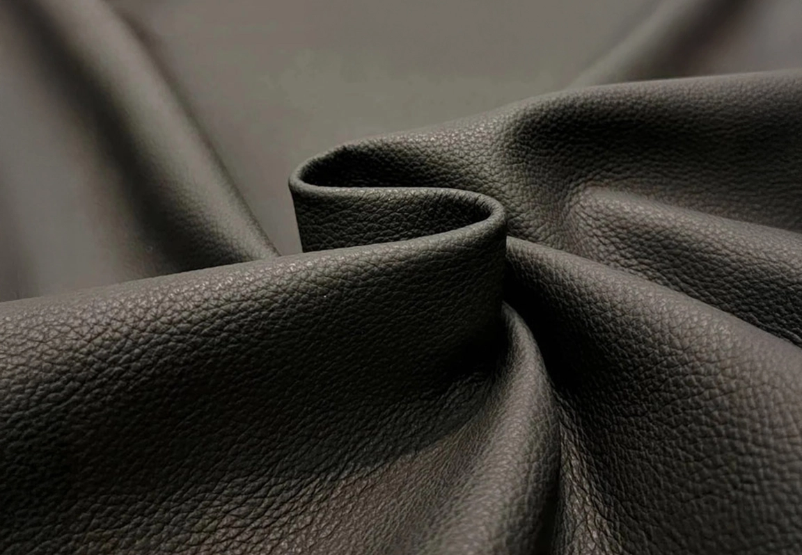 ghế l&atilde;nh đạo NO120A sử dụng da b&ograve; mastrotto to&agrave;n bộ bề mặt tiếp x&uacute;c