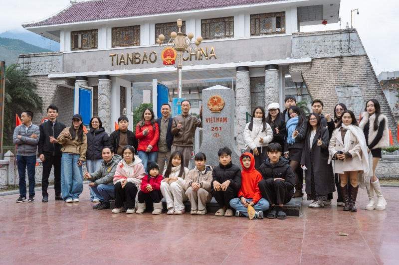 mychair tại cửa khẩu thanh thủy