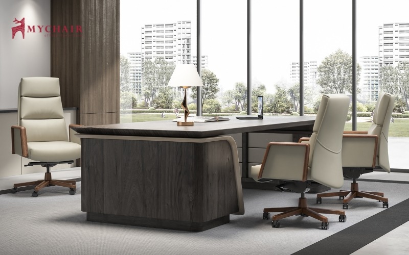 Kích thước ghế khá lớn tương thích với chức vụ