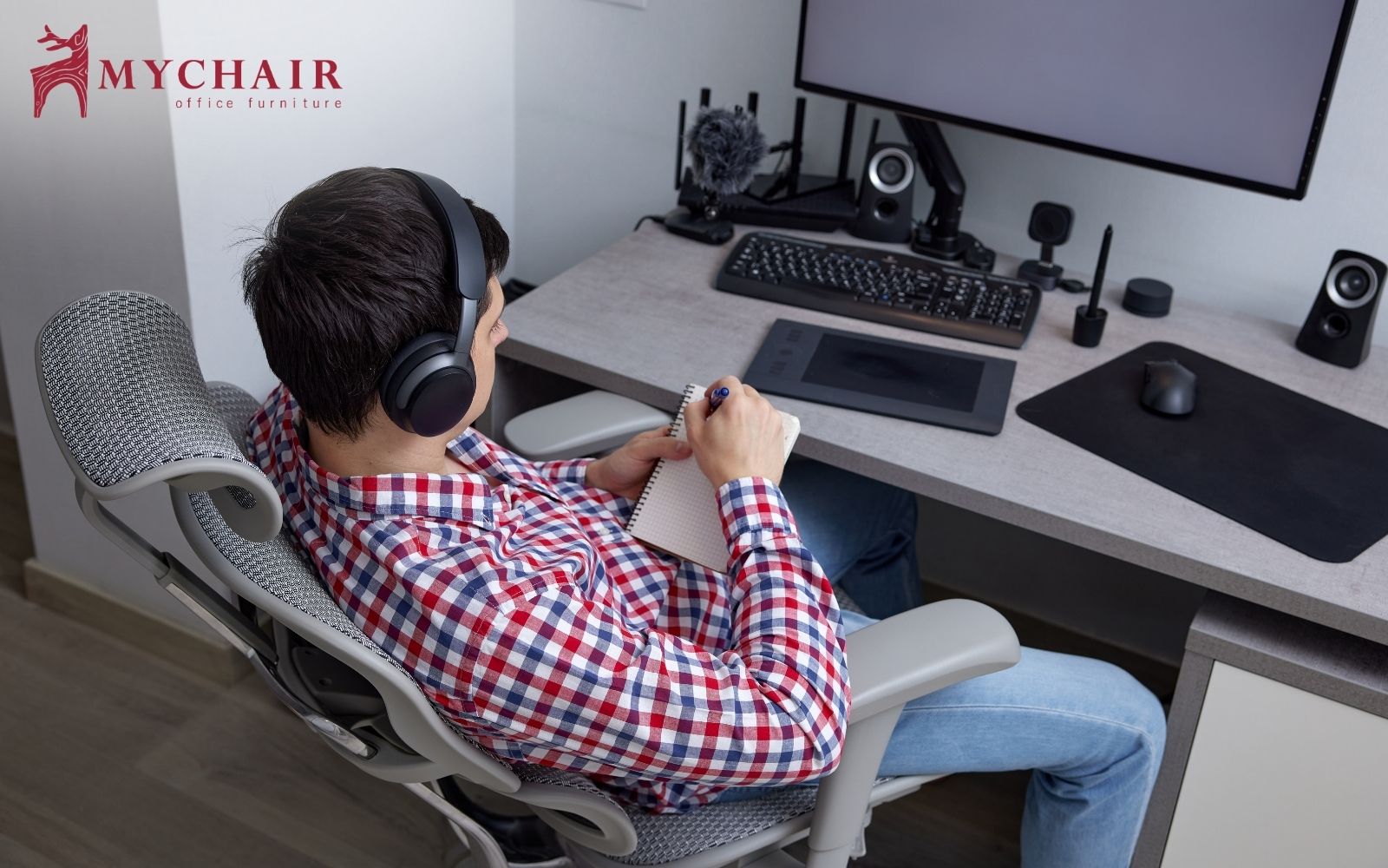 Chú ý đến độ ngả lưng, thiết kế tay vịn hợp lý Chú ý đến độ ngả lưng, thiết kế tay vịn hợp lý