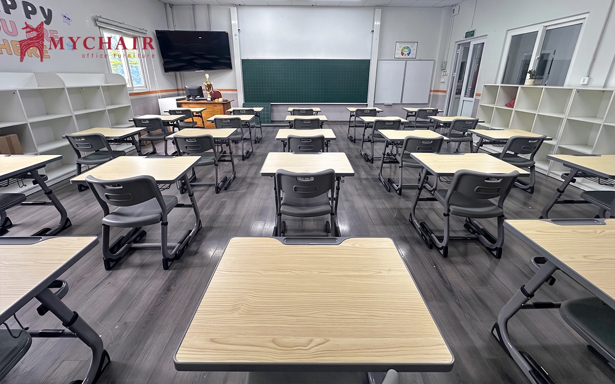mychair cung cấp bàn ghế học sinh cho hệ thống giáo dục alpha school